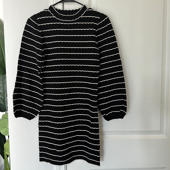 NWOT Kittenish Sweater Dress. Black and White. Size Medium. Smoke free home - Picture 1 of 3